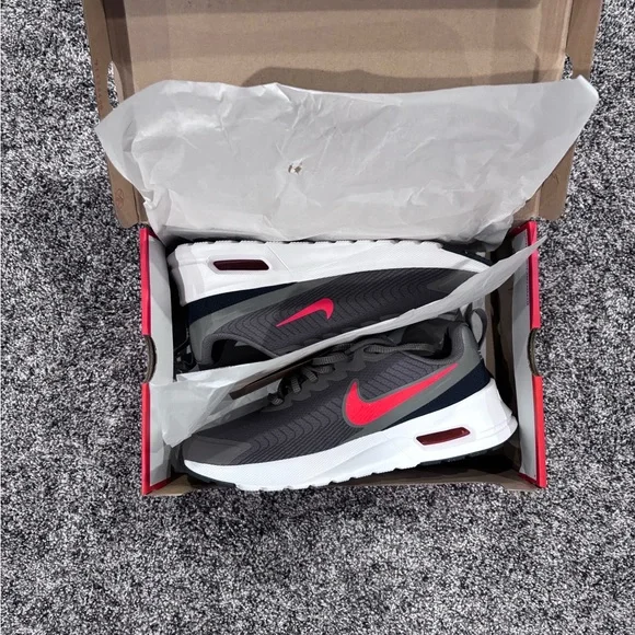 Nike Men’s Air Max Nuaxis size 10.5 M red & grey NWT - Picture 2 of 5